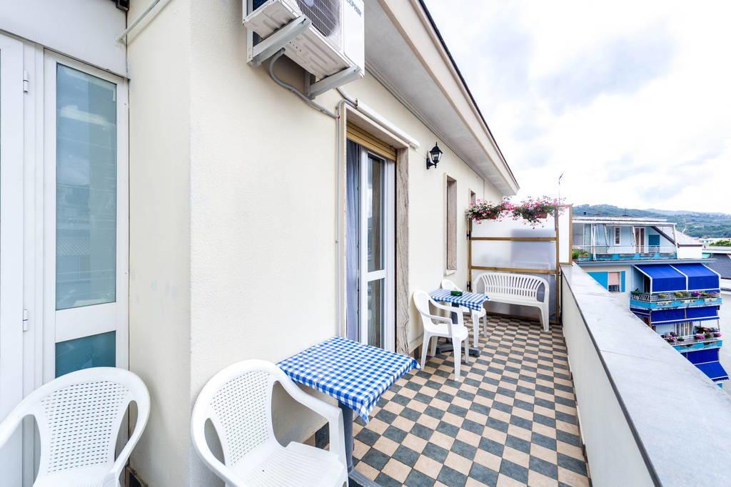 Attic Apartment Rapallo Bilik gambar